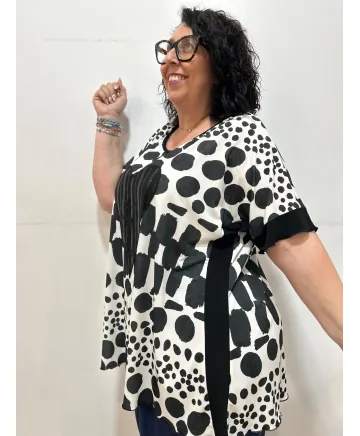Camiseta brillos Yui - Ropa tallas grandes mujer moderna Camiseta brillos Yui - Ropa tallas grandes mujer moderna