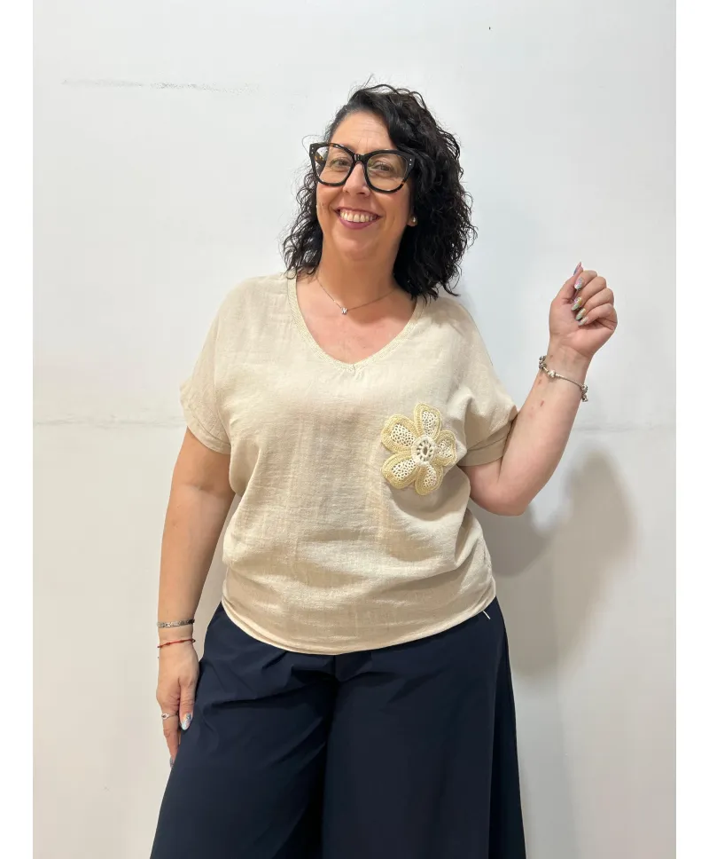 Camiseta flor Momo - Camisetas y Tops Tallas Grandes Camiseta flor Momo - Camisetas y Tops Tallas Grandes