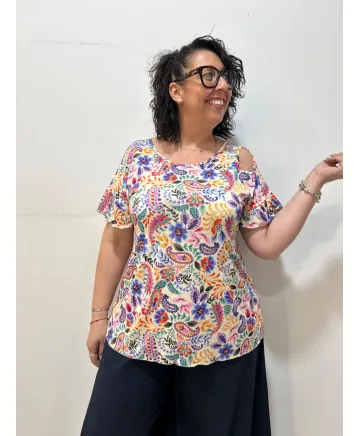 Camiseta floral Hoshi - Ropa tallas grandes mujer moderna Camiseta floral Hoshi - Ropa tallas grandes mujer moderna