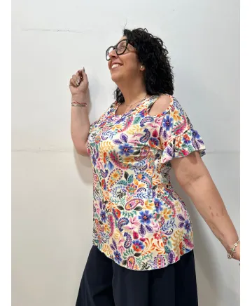 Camiseta floral Hoshi - Ropa tallas grandes mujer moderna Camiseta floral Hoshi - Ropa tallas grandes mujer moderna