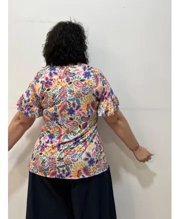 Camiseta floral Hoshi - Ropa tallas grandes mujer moderna Camiseta floral Hoshi - Ropa tallas grandes mujer moderna
