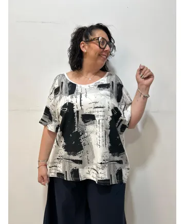 Camiseta graffiti - Ropa tallas grandes mujer moderna Camiseta graffiti - Ropa tallas grandes mujer moderna