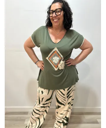 Camiseta caqui Tours - Ropa tallas grandes mujer moderna