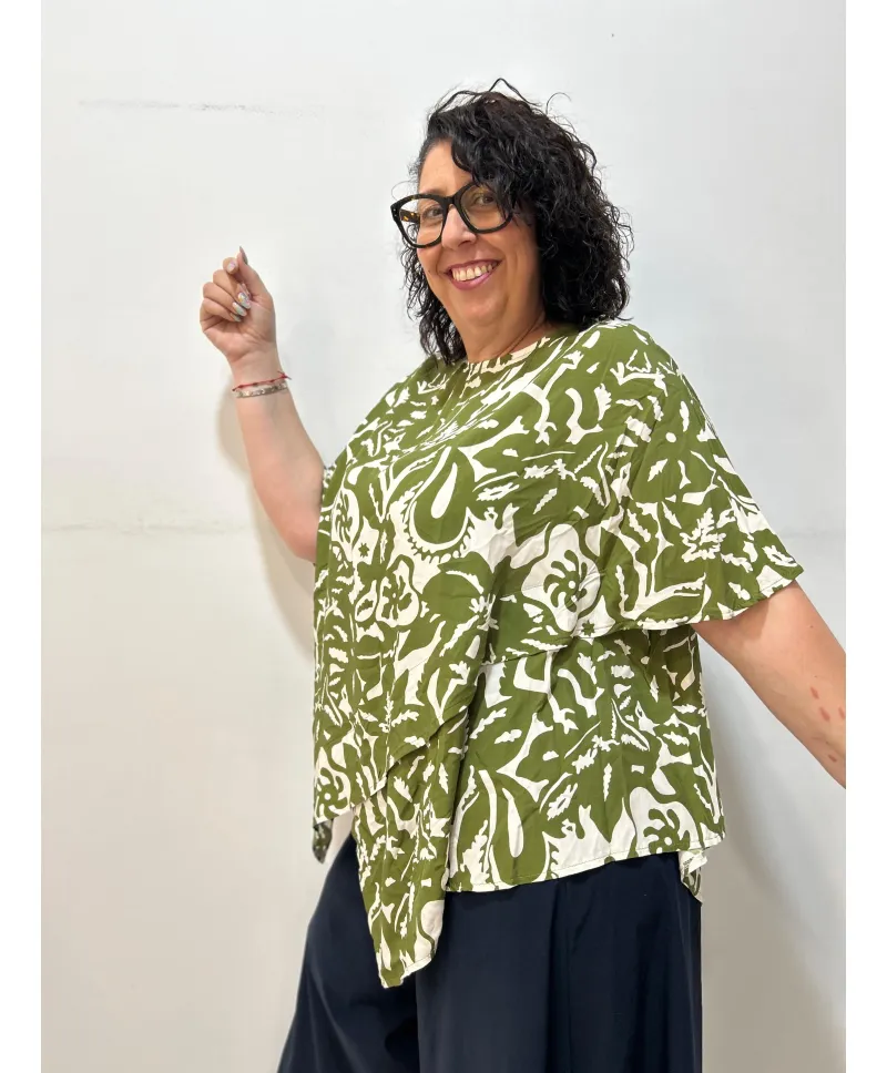 Camiseta asimétrica Paris - Ropa tallas grandes mujer moderna Camiseta asimétrica Paris - Ropa tallas grandes mujer moderna