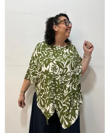 Camiseta asimétrica Paris - Ropa tallas grandes mujer moderna Camiseta asimétrica Paris - Ropa tallas grandes mujer moderna