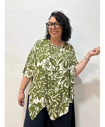 Camiseta asimétrica Paris - Ropa tallas grandes mujer moderna Camiseta asimétrica Paris - Ropa tallas grandes mujer moderna