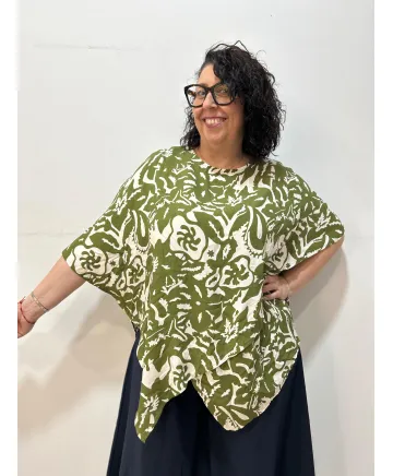 Camiseta asimétrica Paris - Ropa tallas grandes mujer moderna Camiseta asimétrica Paris - Ropa tallas grandes mujer moderna