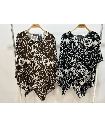 Camiseta asimétrica Paris - Ropa tallas grandes mujer moderna Camiseta asimétrica Paris - Ropa tallas grandes mujer moderna