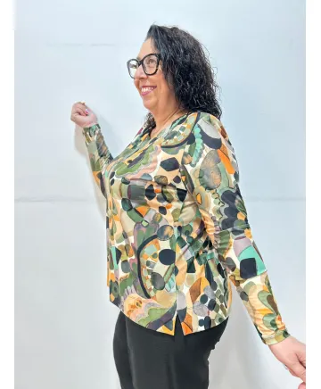 Camiseta tachuelas Vigo - Ropa tallas grandes mujer moderna Camiseta tachuelas Vigo - Ropa tallas grandes mujer moderna