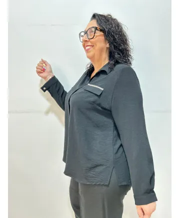 Blusa negra Arrecife - Ropa tallas grandes mujer moderna