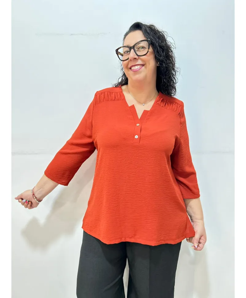 Blusa teja Calella - Ropa tallas grandes mujer moderna Blusa teja Calella - Ropa tallas grandes mujer moderna