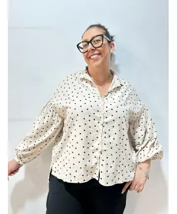 Camisa corazones Calella - Ropa tallas grandes mujer moderna