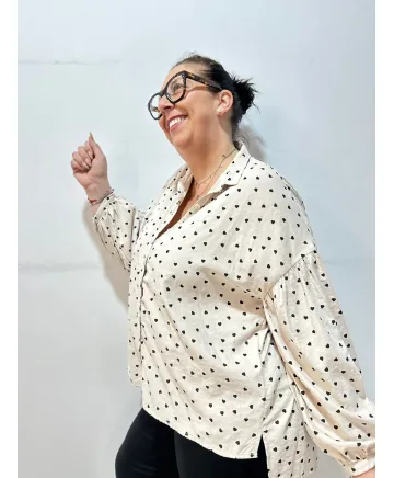 Camisa corazones Calella - Ropa tallas grandes mujer moderna Camisa corazones Calella - Ropa tallas grandes mujer moderna