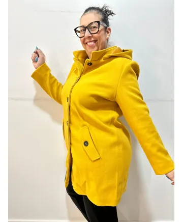 Abrigo mostaza Alanis - Ropa tallas grandes mujer moderna