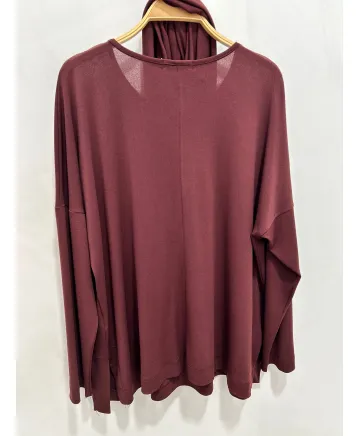 Camiseta triangulo granate Lama - Ropa tallas grandes mujer moderna