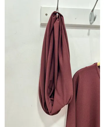 Camiseta triangulo granate Lama - Ropa tallas grandes mujer moderna