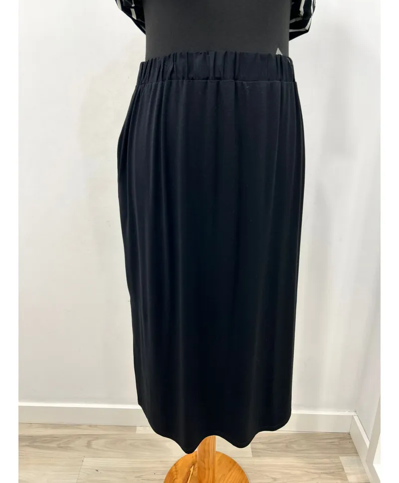 Falda negra Matilde - Ropa tallas grandes mujer moderna