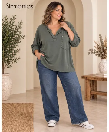 Camiseta pico Tachas - Ropa tallas grandes mujer moderna
