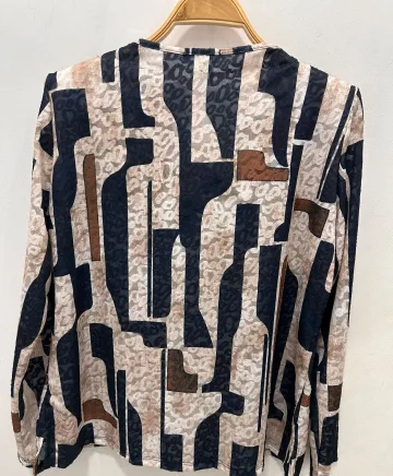 Camiseta estampada Melania - Ropa tallas grandes mujer moderna
