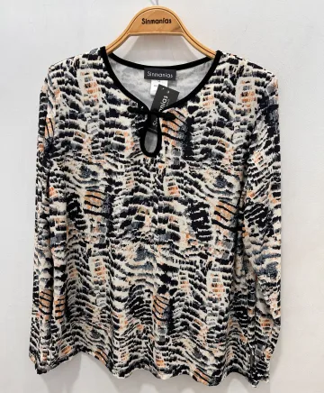 Camiseta escote Alamar - Ropa tallas grandes mujer moderna